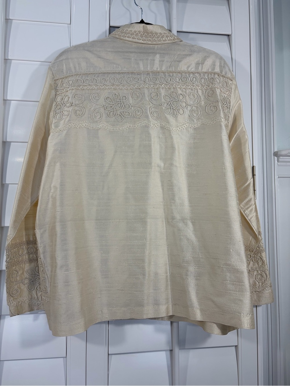 100% Silk Classic Embroidered Button-Front Cream Blouse (L) - Picture 6 of 14